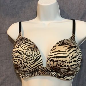 NWT Victoria Secret Biofit Push-up Bra - 34DD